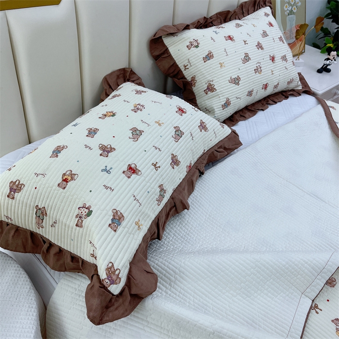 91家纺网 家纺一手货源 找家纺 暖居 2024新款A类双层纱全棉床盖三件套防滑不跑床绗缝加厚纯棉床单 熊仔派对