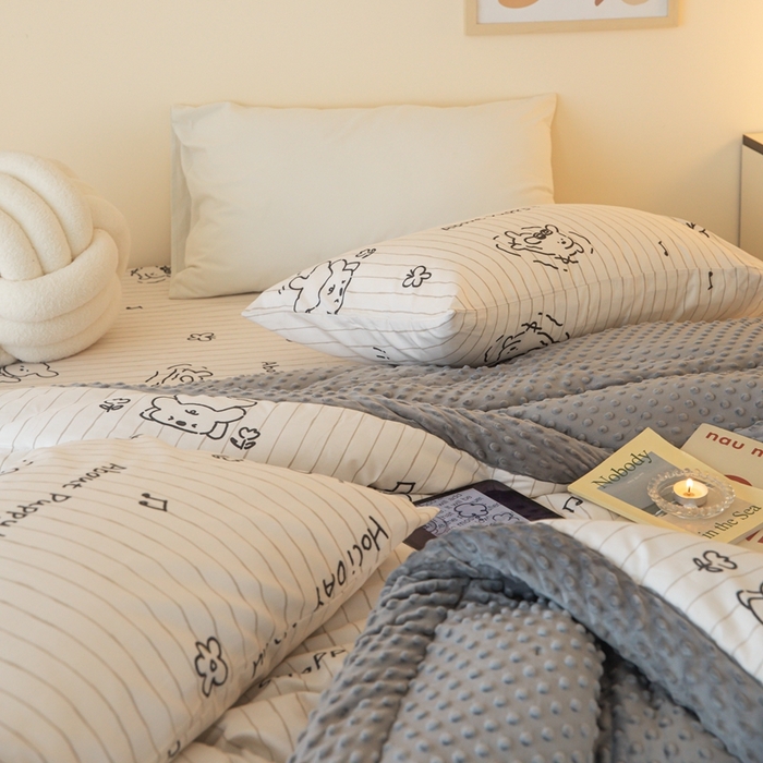 91家纺网 家纺一手货源 找家纺 星期八 2024新款复古碎花全棉豆豆被 动物乐园