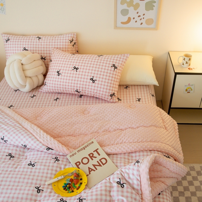 91家纺网 家纺一手货源 找家纺 星期八 2024新款复古碎花全棉豆豆被 蝴蝶结