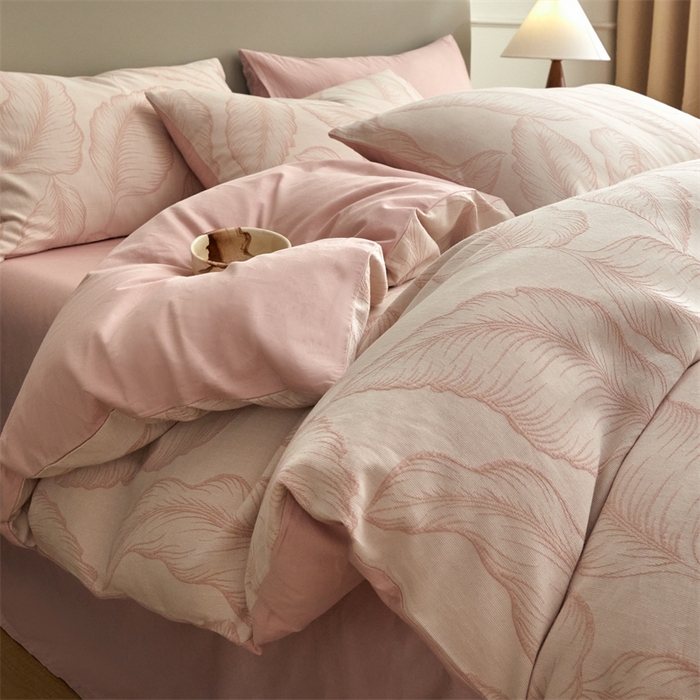 91家纺网 家纺一手货源 找家纺 慕色家纺 2024新款A类全棉色织提花四件套系列 秋思-香叶粉