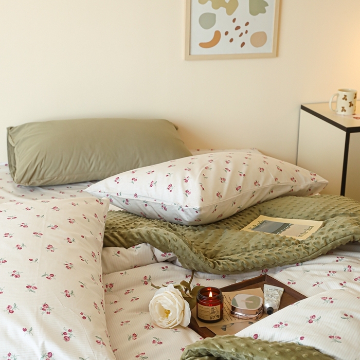 91家纺网 家纺一手货源 找家纺 星期八 2024新款复古碎花全棉豆豆被 夕颜