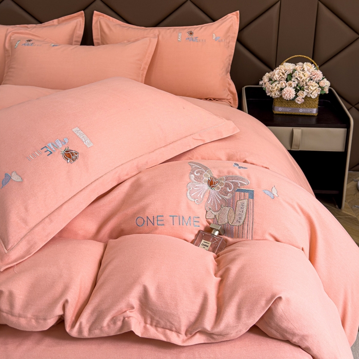 91家纺网 家纺一手货源 找家纺 U品汇 2024新品生态加厚长绒棉纯棉绣花全棉磨毛刺绣四件套直播 蝶恋花-樱花粉