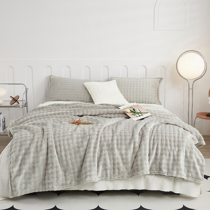 91家纺网 家纺一手货源 找家纺 （总）坦客毯业 2025新款外贸跨境电商小泡泡兔毛毯--布兰卡系列