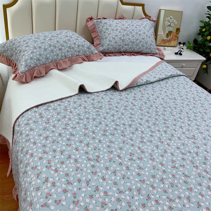 91家纺网 家纺一手货源 找家纺 暖居 2024新款A类双层纱全棉床盖三件套防滑不跑床绗缝加厚纯棉床单 苍蓝花