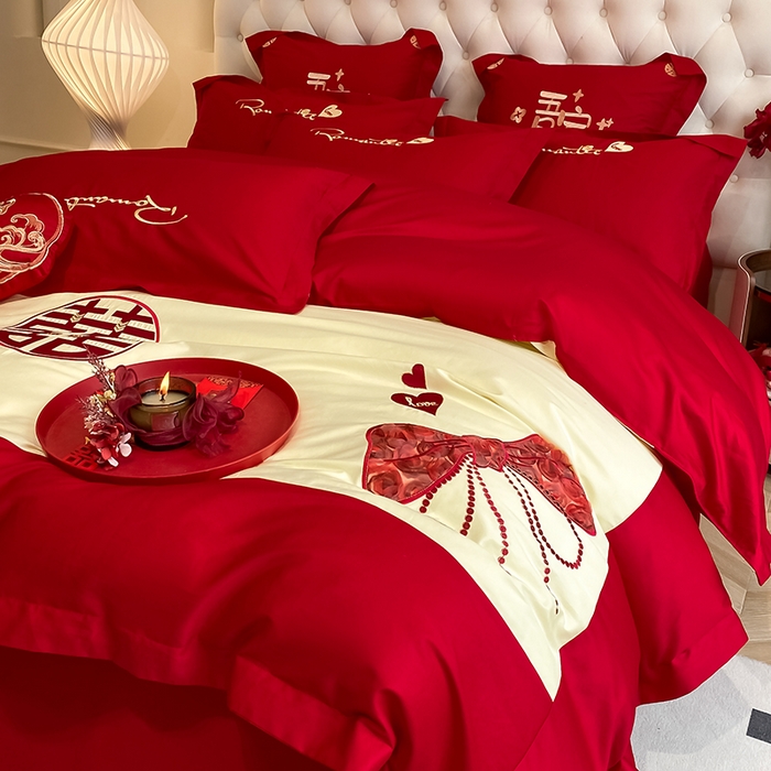 91家纺网 家纺一手货源 找家纺 玉雅家纺 2025新款60支长绒棉时尚拼色浮雕刺绣婚庆四件套 爱丽丝