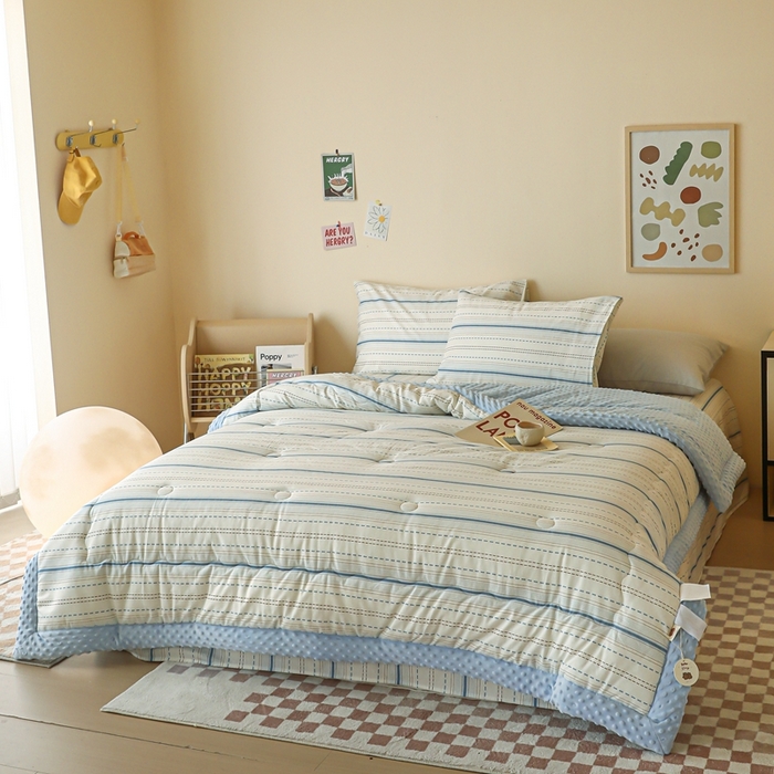 91家纺网 家纺一手货源 找家纺 星期八 2024新款复古碎花全棉豆豆被 海盐