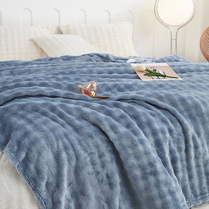 91家纺网 家纺一手货源 找家纺 肖恩毯业 2025新款小泡泡兔毛毯--布兰卡系列 布兰卡-星空蓝