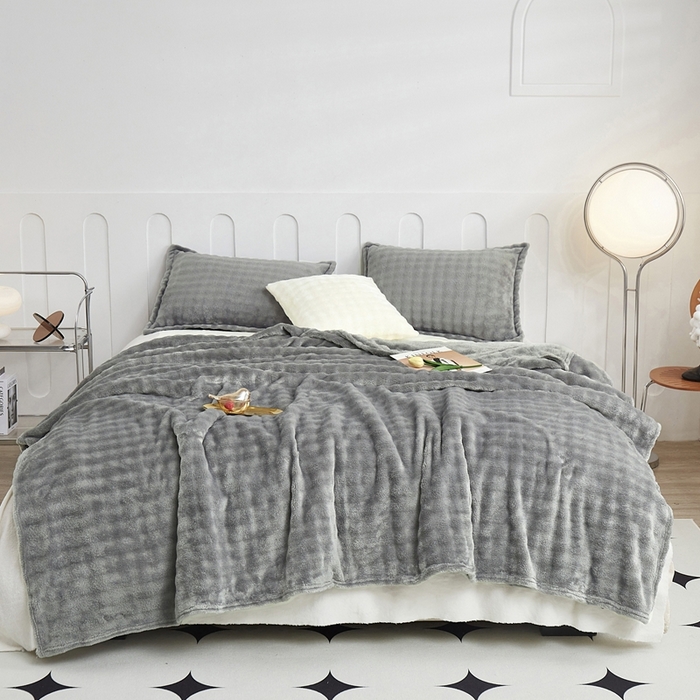 91家纺网 家纺一手货源 找家纺 肖恩毯业 2025新款小泡泡兔毛毯--布兰卡系列 布兰卡-深灰