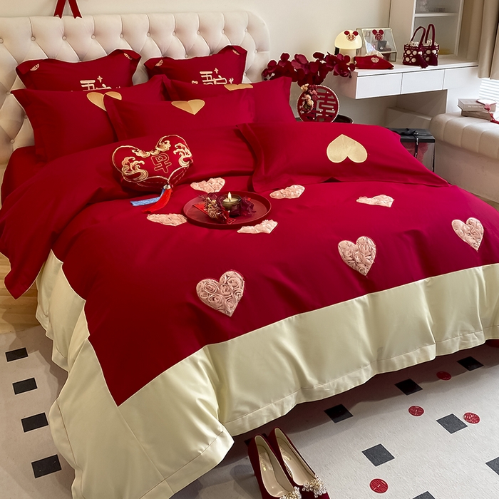 91家纺网 家纺一手货源 找家纺 玉雅家纺 2025新款60支长绒棉时尚拼色浮雕刺绣婚庆四件套 恩爱-红