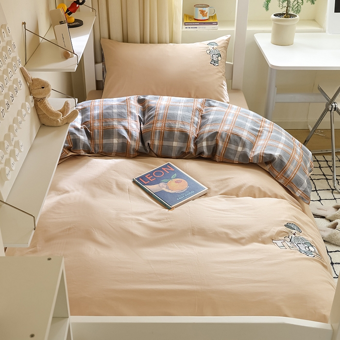 91家纺网 家纺一手货源 找家纺 2025新款全棉刺绣亲肤学生款套件-小熊 小熊-卡其