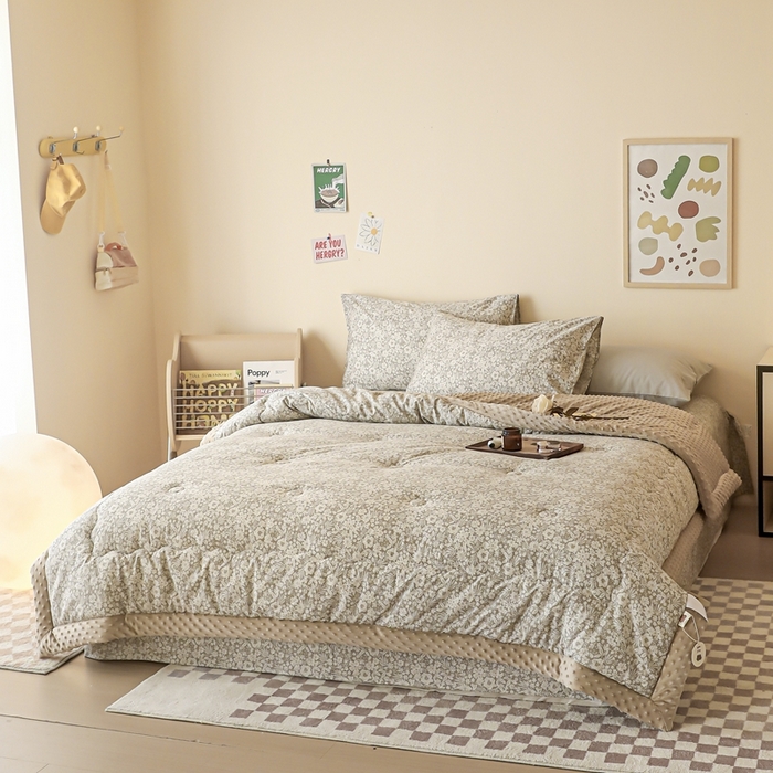 91家纺网 家纺一手货源 找家纺 星期八 2024新款复古碎花全棉豆豆被 芳华