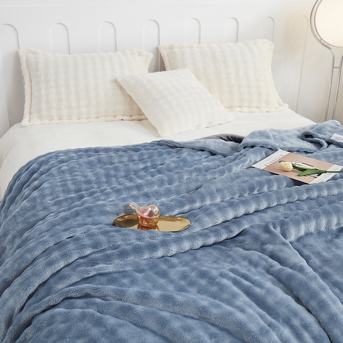 91家纺网 家纺一手货源 找家纺 肖恩毯业 2025新款小泡泡兔毛毯--布兰卡系列 布兰卡-星空蓝