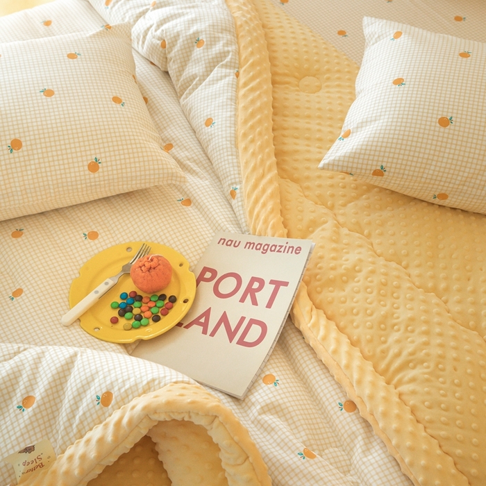 91家纺网 家纺一手货源 找家纺 星期八 2024新款复古碎花全棉豆豆被 小橘子