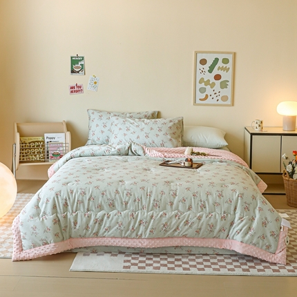 星期八 2024新款复古碎花全棉豆豆被 风铃草