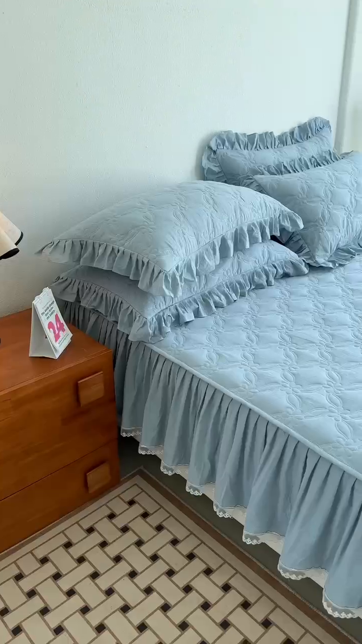 91家纺网 家纺一手货源 找家纺 忘忧草 2024新款色织水洗全棉床笠式床裙夹棉款-花颜系列 花颜-蓝