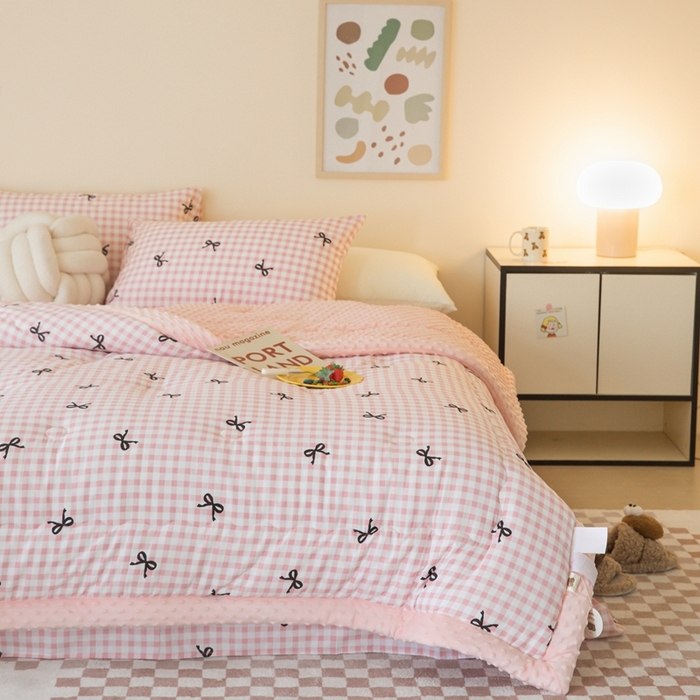 91家纺网 家纺一手货源 找家纺 星期八 2024新款复古碎花全棉豆豆被 蝴蝶结