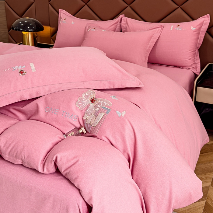 91家纺网 家纺一手货源 找家纺 U品汇 2024新品生态加厚长绒棉纯棉绣花全棉磨毛刺绣四件套直播 蝶恋花-香妃粉