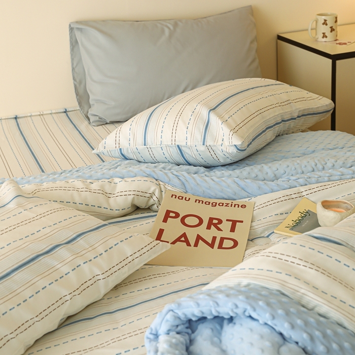 91家纺网 家纺一手货源 找家纺 星期八 2024新款复古碎花全棉豆豆被 海盐