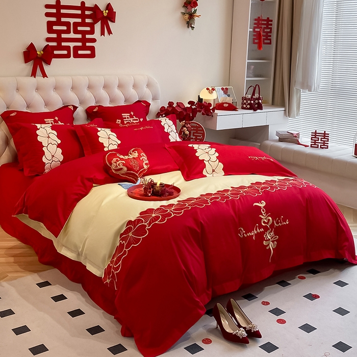 91家纺网 家纺一手货源 找家纺 玉雅家纺 2025新款60支长绒棉时尚拼色浮雕刺绣婚庆四件套 定情