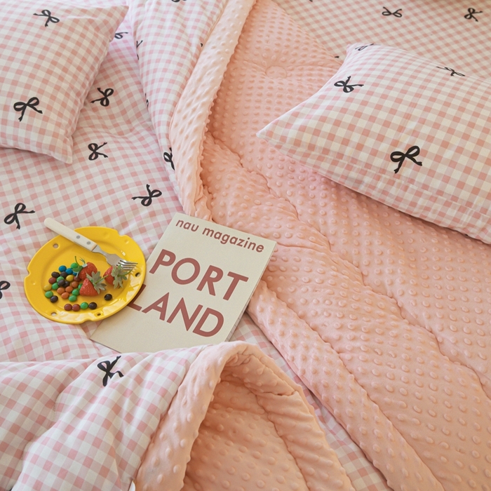 91家纺网 家纺一手货源 找家纺 星期八 2024新款复古碎花全棉豆豆被 蝴蝶结