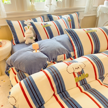 91家纺网 家纺一手货源 找家纺 （总）摩妮卡 2025新款小清新牛奶绒印花四件套床单款床笠单被套-场景1