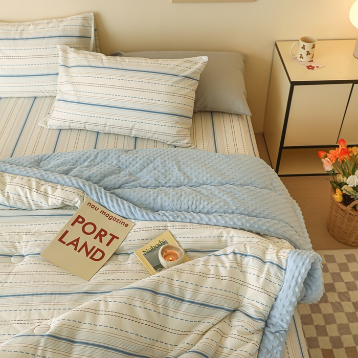 91家纺网 家纺一手货源 找家纺 星期八 2024新款复古碎花全棉豆豆被 海盐