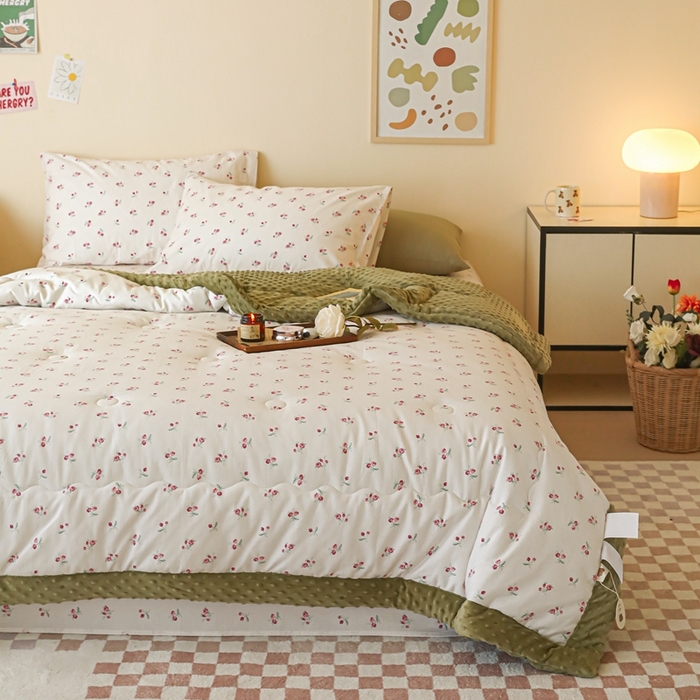 91家纺网 家纺一手货源 找家纺 星期八 2024新款复古碎花全棉豆豆被 夕颜