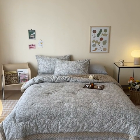 91家纺网 家纺一手货源 找家纺 星期八 2024新款复古碎花全棉豆豆被 芳华