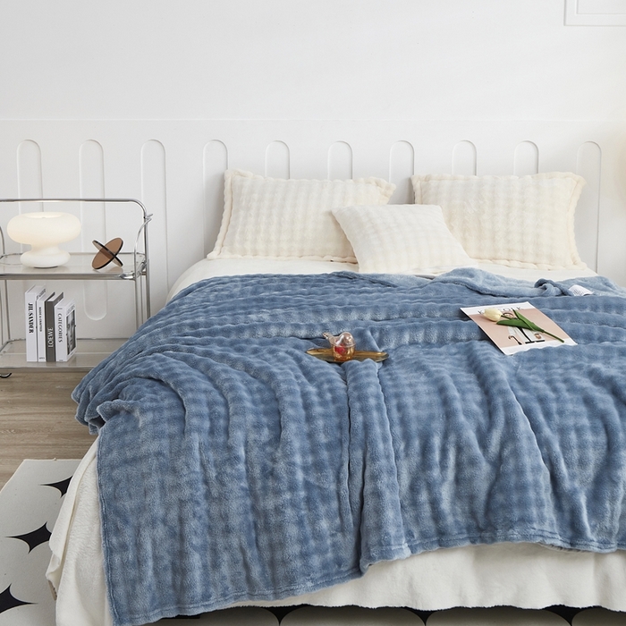 91家纺网 家纺一手货源 找家纺 肖恩毯业 2025新款小泡泡兔毛毯--布兰卡系列 布兰卡-星空蓝