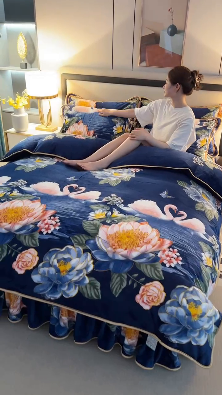 91家纺网 家纺一手货源 找家纺 望淮 2025新款230g印花金貂绒牛奶绒四件套 永恒之美