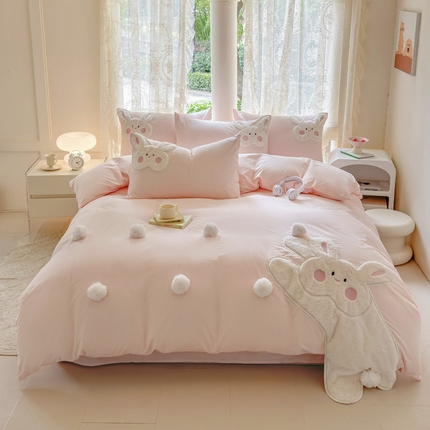 91家纺网 家纺一手货源 找家纺 （总）红番天家居馆 2025新款A类全棉水洗棉贴布绣四件套-欢乐兔