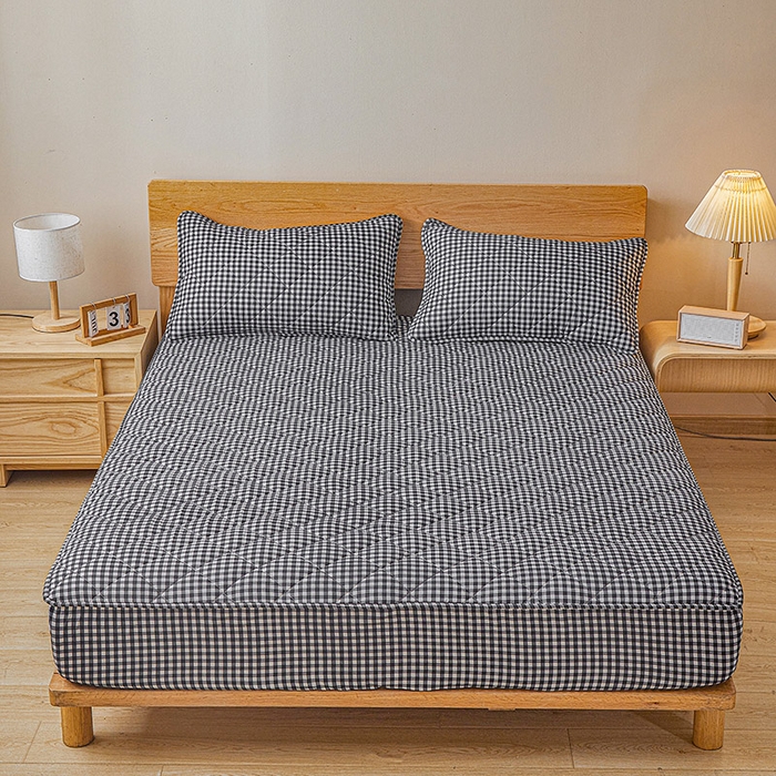 91家纺网 家纺一手货源 找家纺 多谷家纺 2024新款格子无印风系列棉花夹棉床笠 黑小格