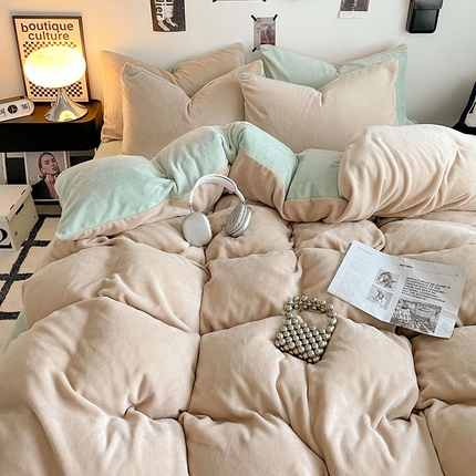 91家纺网 家纺一手货源 找家纺 悦织语 2024秋冬新款A类纯色双拼加厚牛奶绒单件被套 奶茶+冰海蓝