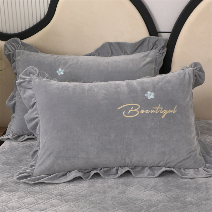 91家纺网 家纺一手货源 找家纺 优姿家纺 2024新品宝宝绒11斤夹棉床盖保暖四件套 铃兰花-轻奢灰