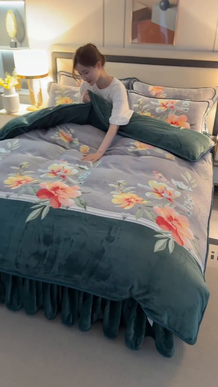 91家纺网 家纺一手货源 找家纺 望淮 2025新款230g印花金貂绒牛奶绒四件套 向阳花开