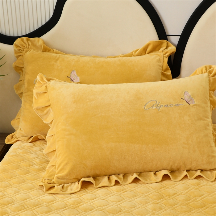 91家纺网 家纺一手货源 找家纺 优姿家纺 2024新品宝宝绒11斤夹棉床盖保暖四件套 小资生活-姜黄