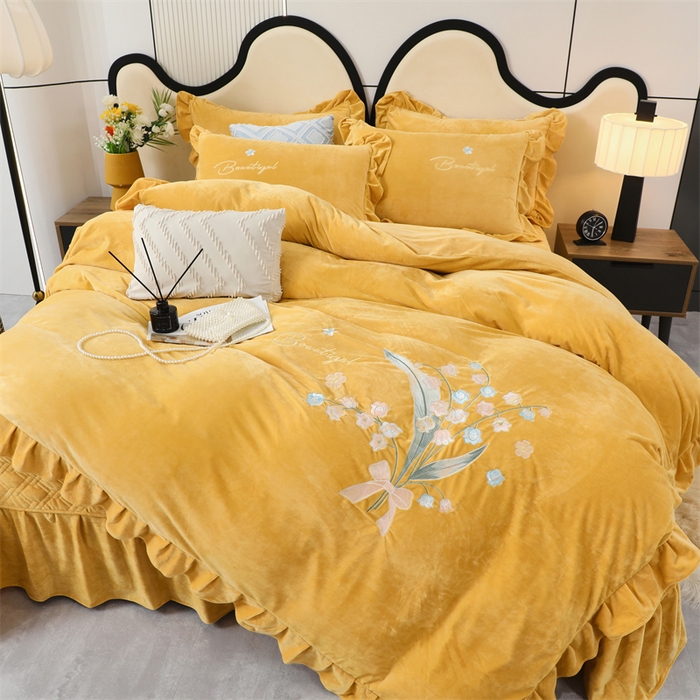 91家纺网 家纺一手货源 找家纺 优姿家纺 2024新品宝宝绒11斤夹棉床盖保暖四件套 铃兰花-姜黄