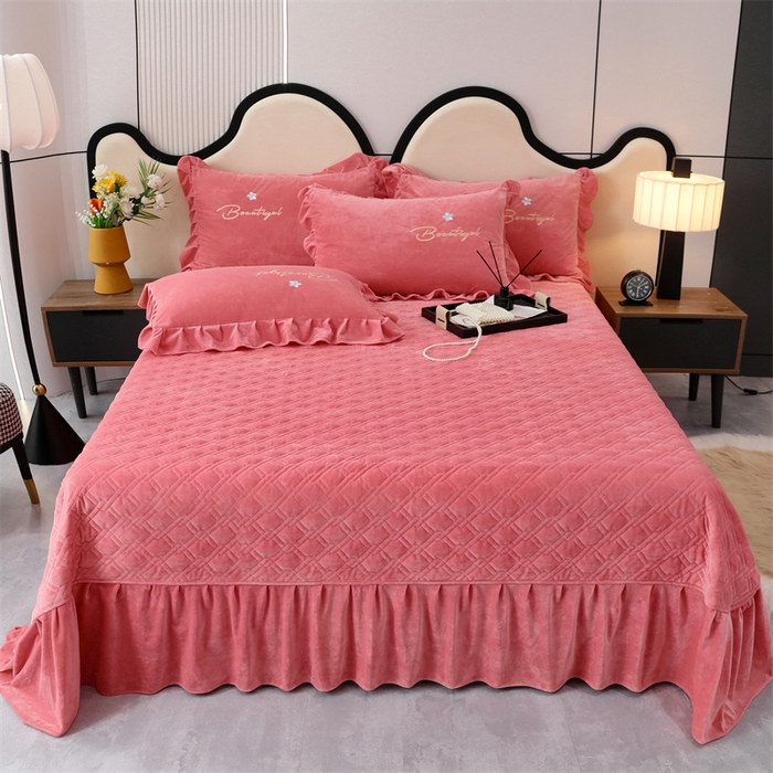 91家纺网 家纺一手货源 找家纺 优姿家纺 2024新品宝宝绒11斤夹棉床盖保暖四件套 铃兰花-少女粉