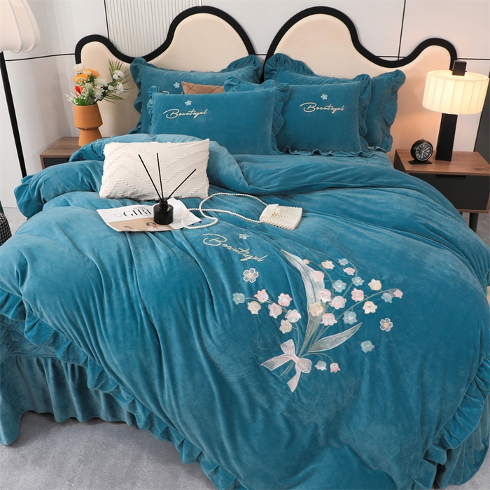 91家纺网 家纺一手货源 找家纺 优姿家纺 2024新品宝宝绒11斤夹棉床盖保暖四件套 铃兰花-宝石蓝