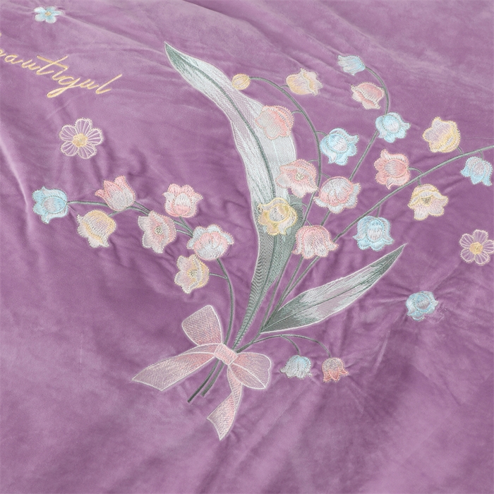 91家纺网 家纺一手货源 找家纺 优姿家纺 2024新品宝宝绒11斤夹棉床盖保暖四件套 铃兰花-优雅紫