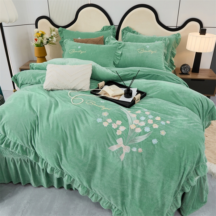 91家纺网 家纺一手货源 找家纺 优姿家纺 2024新品宝宝绒11斤夹棉床盖保暖四件套 铃兰花-果绿