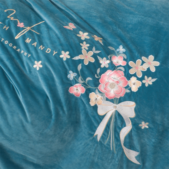 91家纺网 家纺一手货源 找家纺 优姿家纺 2024新品宝宝绒11斤夹棉床盖保暖四件套 今生有约-宝石蓝