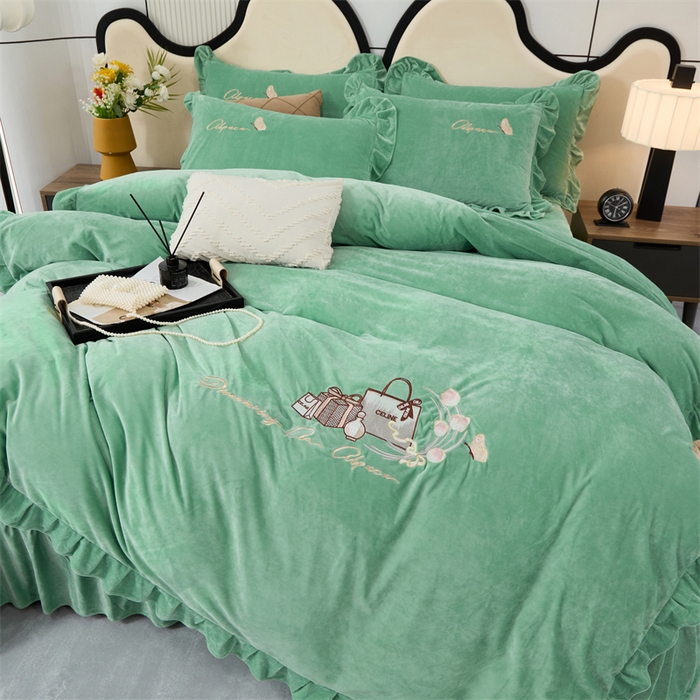 91家纺网 家纺一手货源 找家纺 优姿家纺 2024新品宝宝绒11斤夹棉床盖保暖四件套 小资生活-果绿