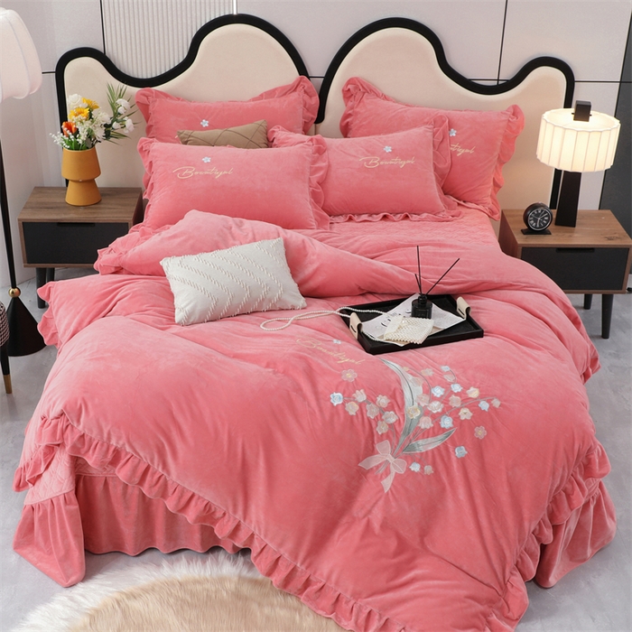 91家纺网 家纺一手货源 找家纺 优姿家纺 2024新品宝宝绒11斤夹棉床盖保暖四件套 铃兰花-少女粉