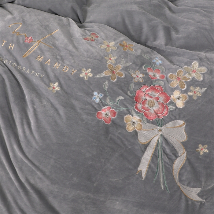 91家纺网 家纺一手货源 找家纺 优姿家纺 2024新品宝宝绒11斤夹棉床盖保暖四件套 今生有约-轻奢灰