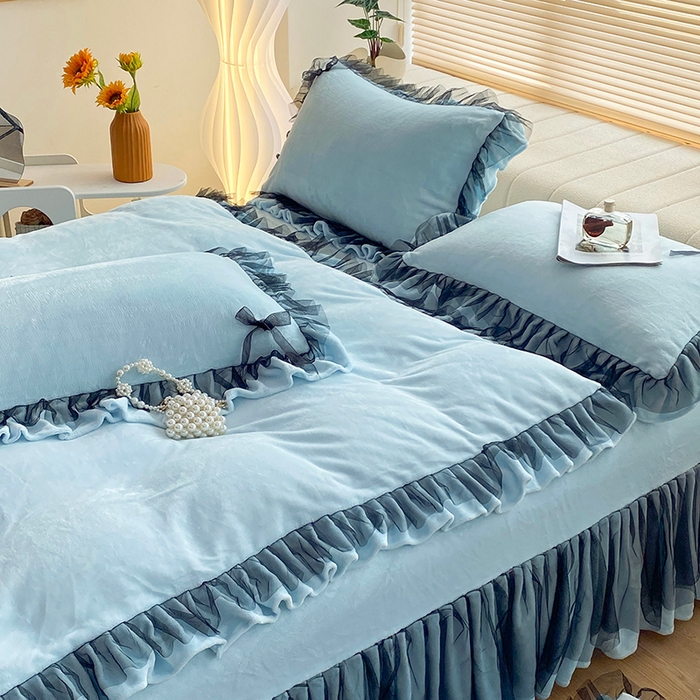 91家纺网 家纺一手货源 找家纺 言熙居 2024新款牛奶绒蕾丝花边黑纱四件套 蕾丝-小清新蓝