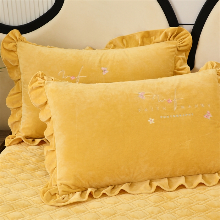 91家纺网 家纺一手货源 找家纺 优姿家纺 2024新品宝宝绒11斤夹棉床盖保暖四件套 今生有约-姜黄