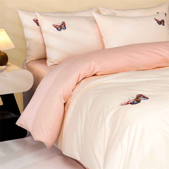 91家纺网 家纺一手货源 找家纺 蓝米卡夫 2024新款A类100支全棉刺绣蝶恋系列四件套(礼盒包装） 蝶恋100支-浅茶杏配蔷薇粉