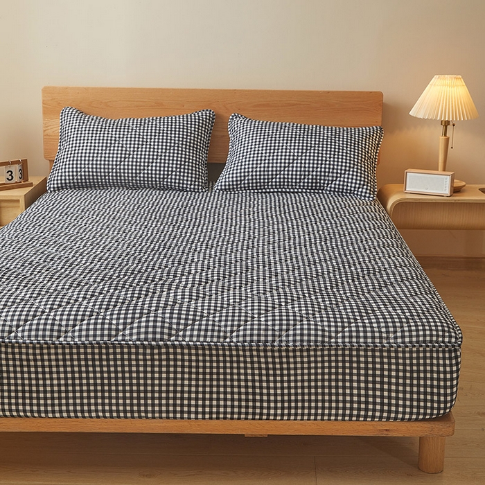 91家纺网 家纺一手货源 找家纺 多谷家纺 2024新款格子无印风系列棉花夹棉床笠 黑小格