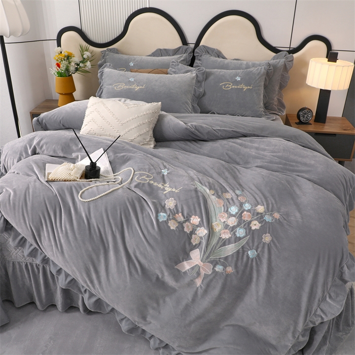 91家纺网 家纺一手货源 找家纺 优姿家纺 2024新品宝宝绒11斤夹棉床盖保暖四件套 铃兰花-轻奢灰